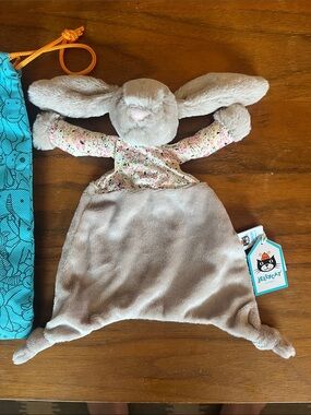 Jellycat - Blossom Bea Beige Bunny Comforter
